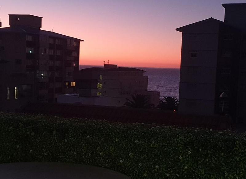 2 Bedroom Property for Sale in Sea Point Western Cape